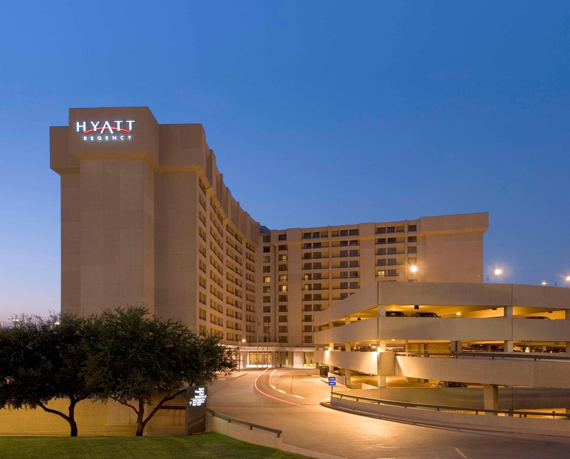 Where to Stay Near DFW Interfaith Chapel: 8 Airport Hotels